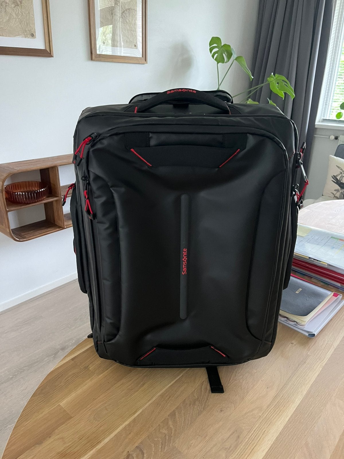 Samsonite koffer, zwart met rode details, Ophalen, Zo goed als nieuw, Overige materialen, Slot