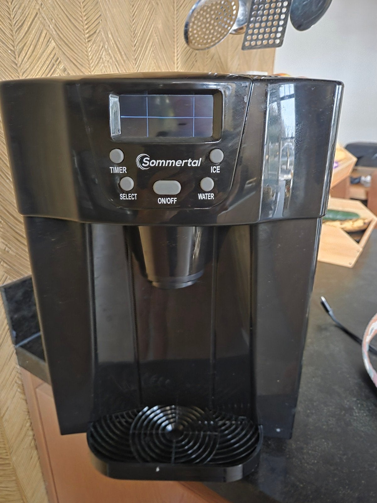 Sommertal ijsblokjesmachine, Ophalen