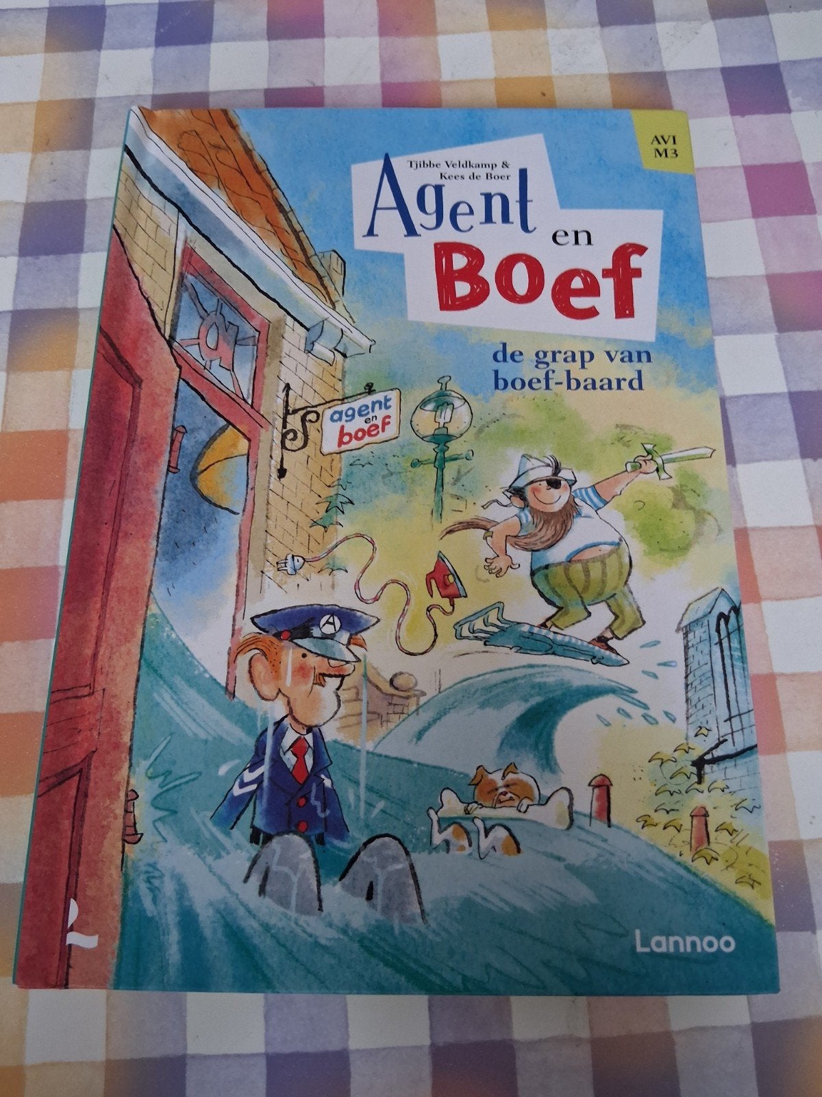 boek tjibbe veldkamp - agent en boef de grap van boef baard, Ophalen of Verzenden, Gelezen, Fictie algemeen