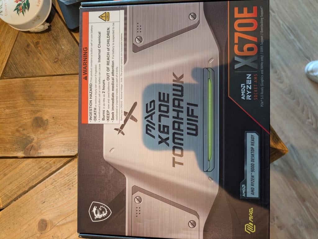 MSI MAG X670E Tomahawk Wifi. Defect, Computers en Software, Moederborden, Ophalen of Verzenden, Niet werkend, AMD, DDR5