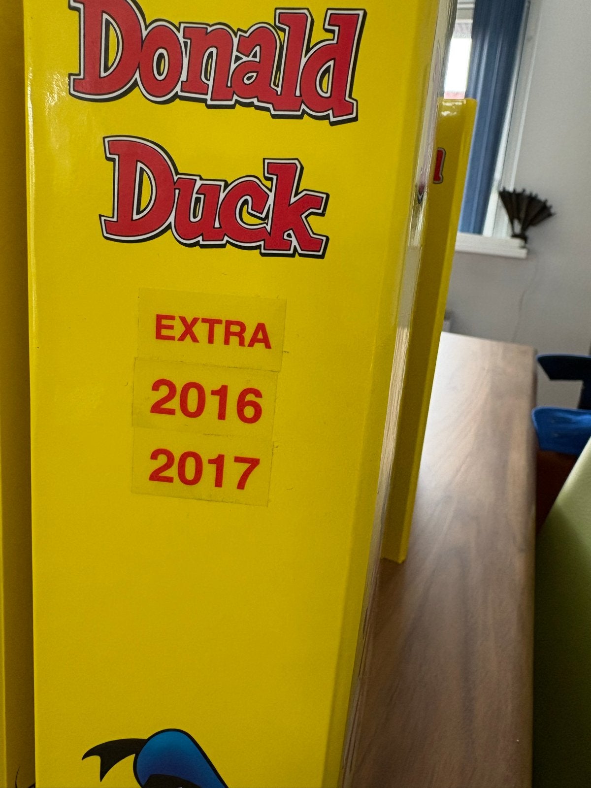 Donald Duck Extra 2016 & 2017 in verzamelbinder, Meerdere stripboeken, Ophalen, Gelezen