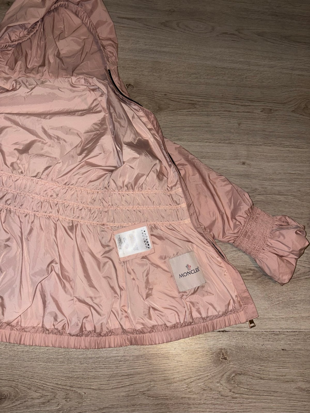 Moncler jas lichtroze maat 140cm met NFC-code, Ophalen of Verzenden, Gebruikt, Meisje, Jas