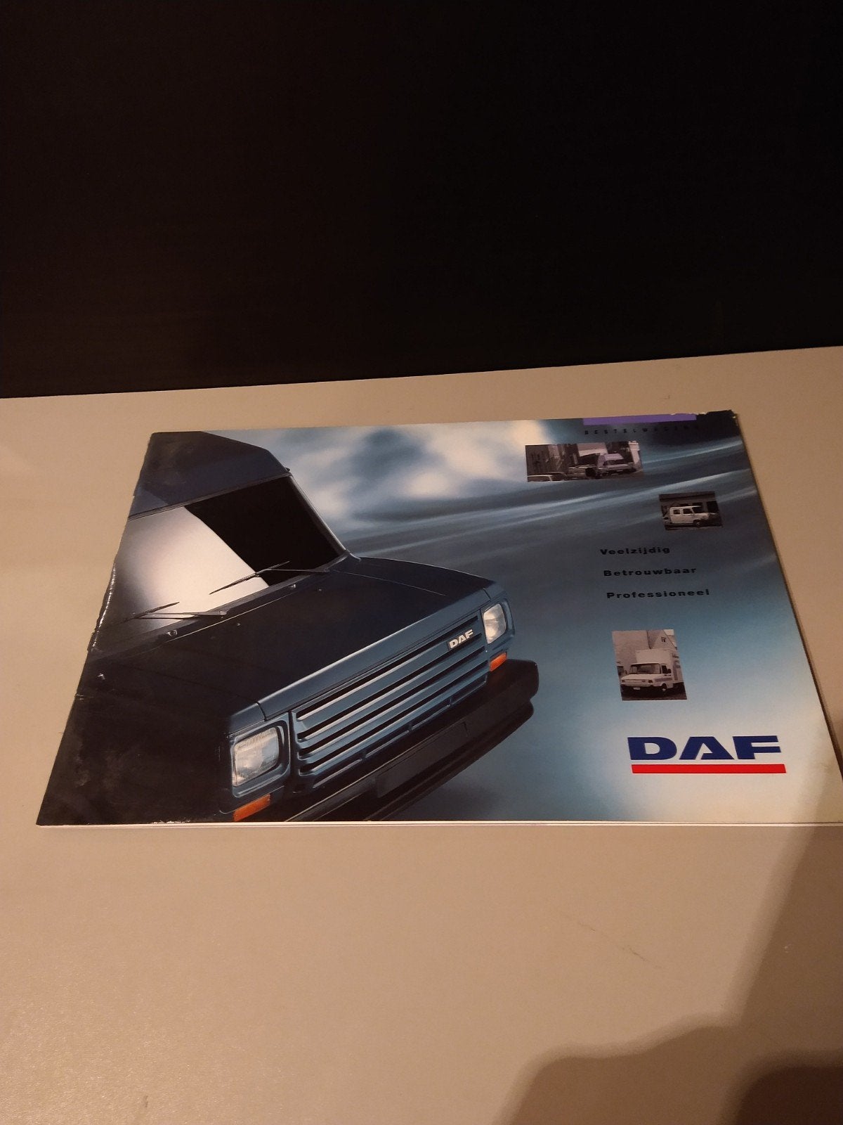 DAF Bedrijfswagen Folder - Veelzijdig en Betrouwbaar, Boeken, Ophalen of Verzenden, Zo goed als nieuw, DAF Trucks N.V., Folder