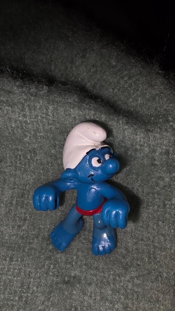 Vintage Smurf figuur - surf Smurf met rode broek, Ophalen of Verzenden, Zo goed als nieuw, Poppetje, Figuurtje of Knuffel