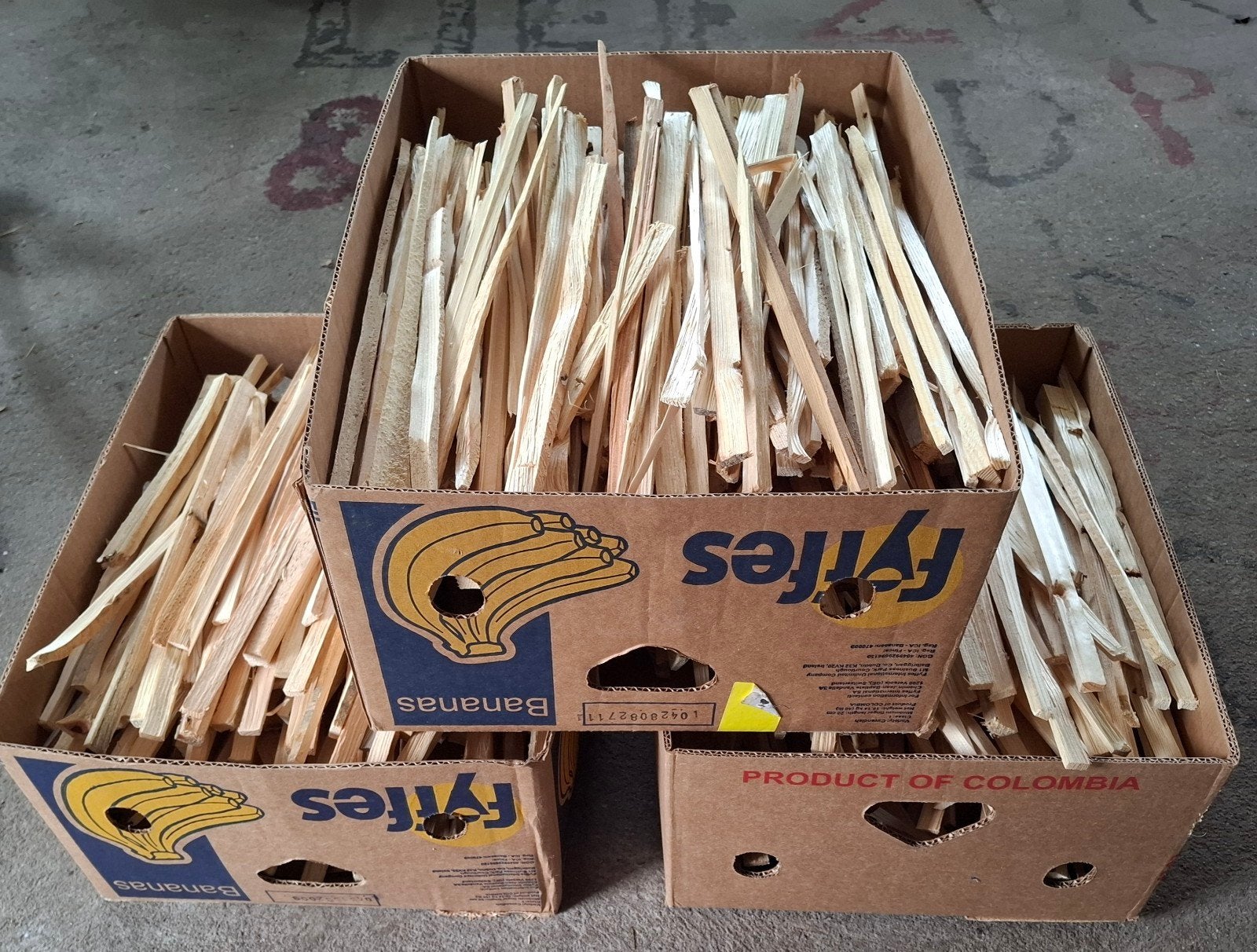 ** 3 dozen dun en droog aanmaakhout **, Minder dan 3 m³, Ophalen, Overige houtsoorten, Blokken