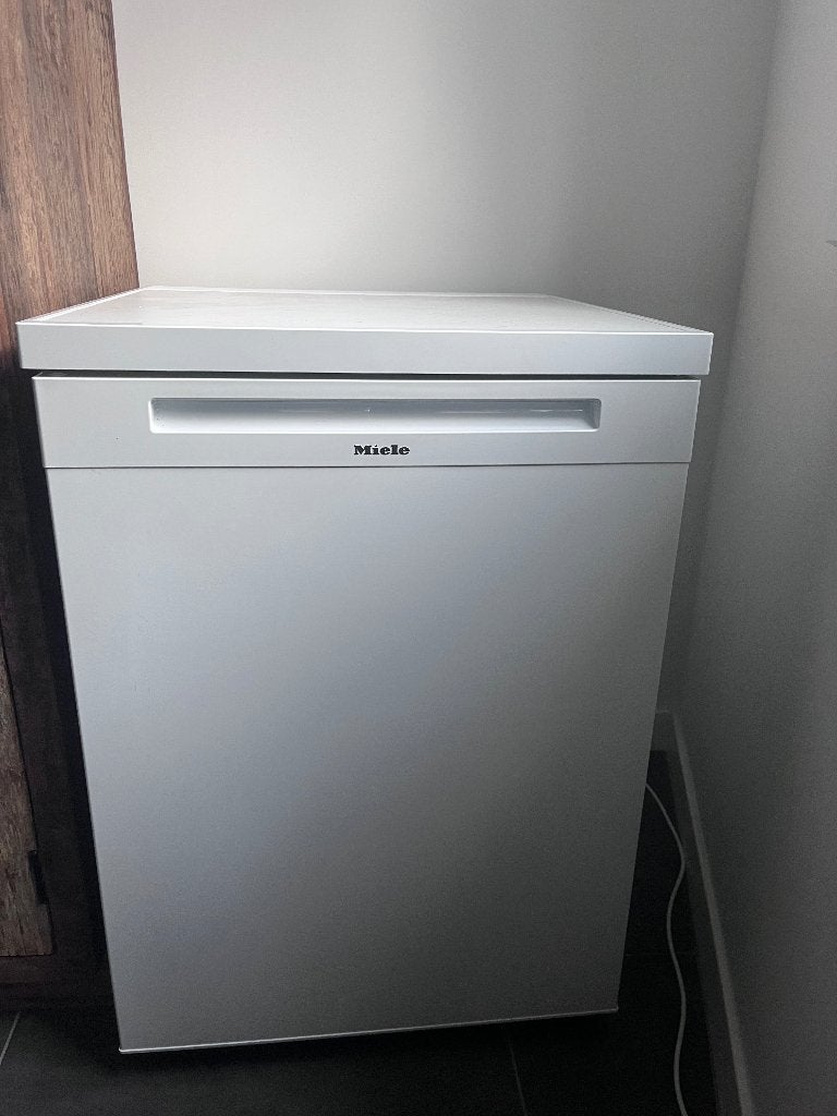 Miele koelkast tafelmodel met vriesvak K4002 D ws, Witgoed en Apparatuur, Koelkasten en IJskasten, 60 cm of meer, 100 tot 150 liter