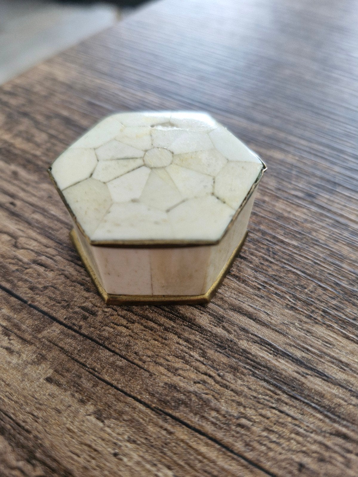 Messing Pillendoosje met inlay - hexagoon ( 1), Ophalen of Verzenden