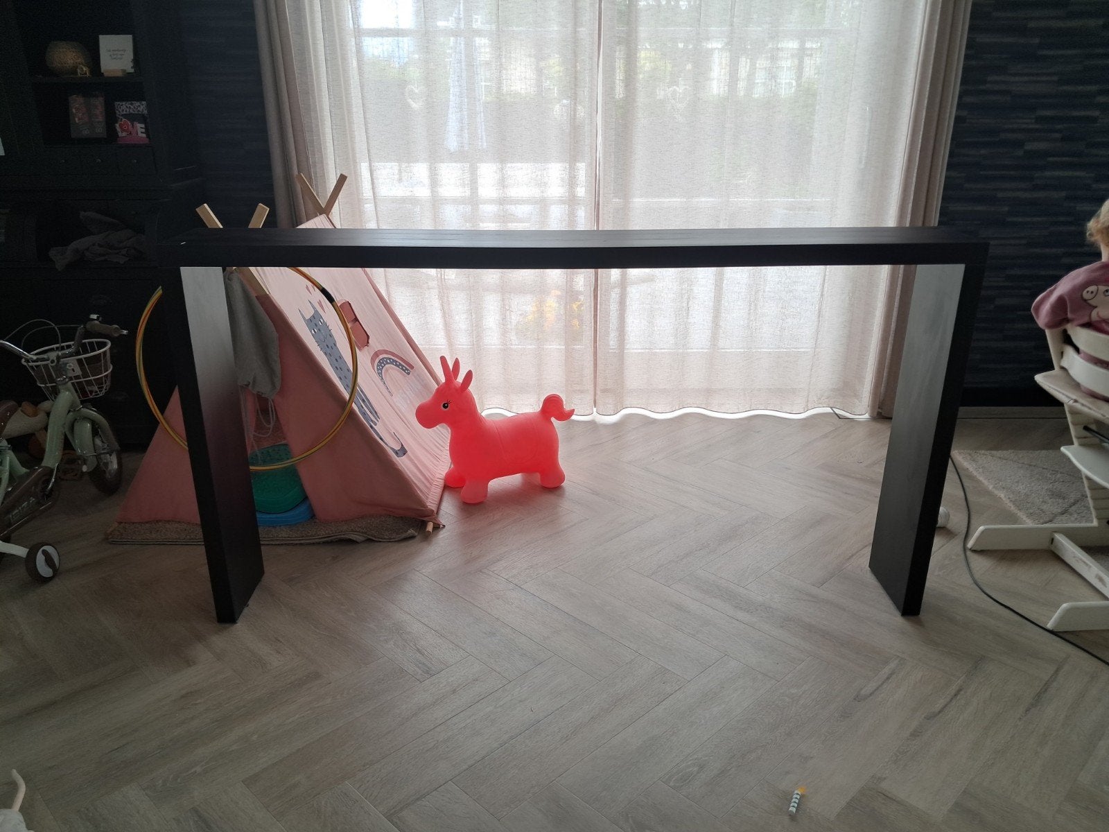 Zwarte console tafel / sidetable, Huis en Inrichting, Tafels | Sidetables, Ophalen, Gebruikt, Modern, Strak, 150 tot 200 cm