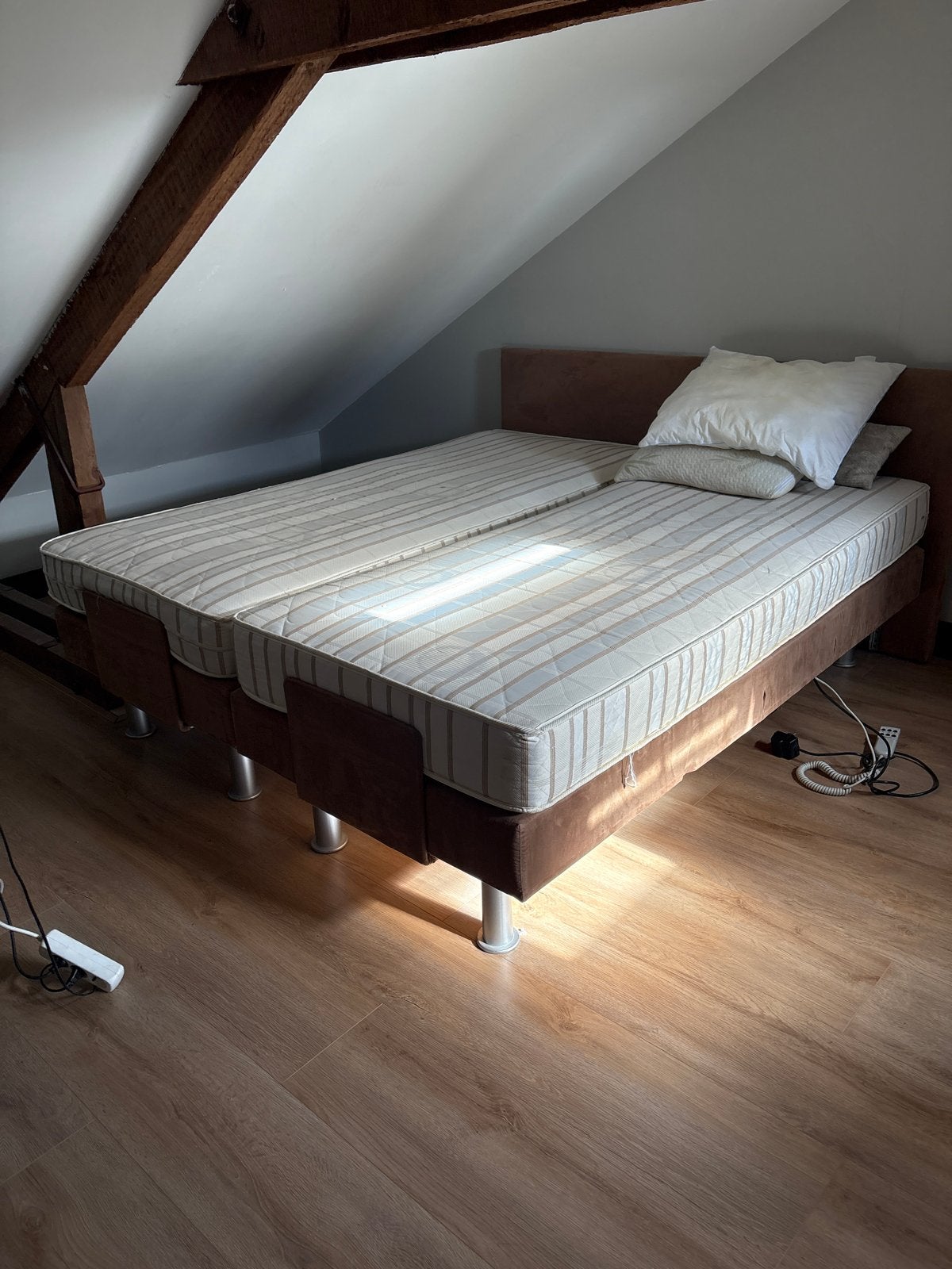 Tweepersoons boxspring met verstelbare lattenbodem, Huis en Inrichting, Slaapkamer | Bedden, Bruin, Tweepersoons, Ophalen of Verzenden