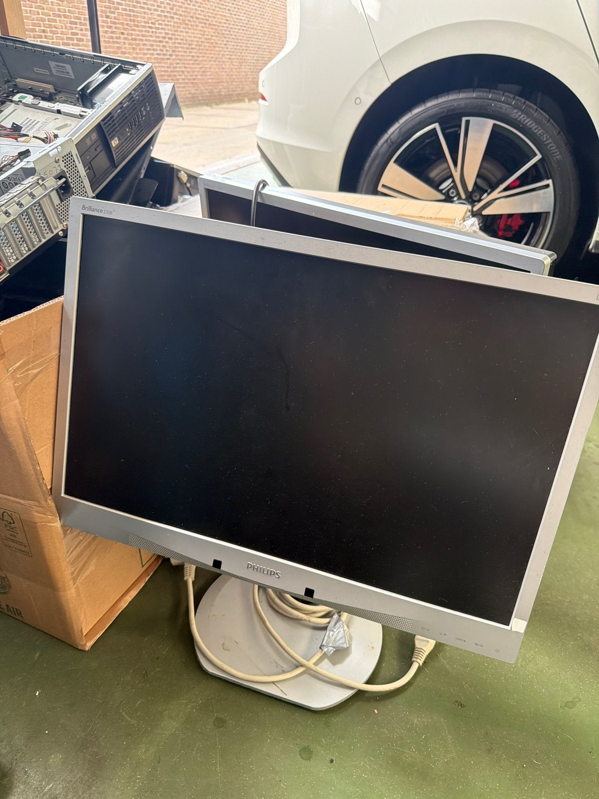 Set van 3 stuks Philips Brilliance 22 inch monitoren, Kantelbaar, ., Ophalen of Verzenden, Zo goed als nieuw