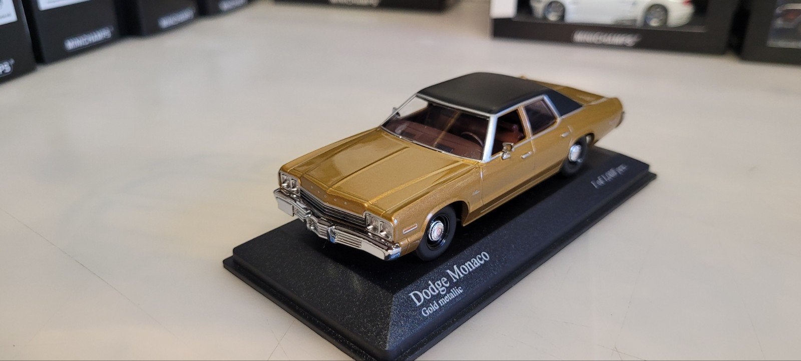 Minichamps 1974 Dodge Monaco gold metallic, Ophalen of Verzenden, Nieuw, Auto, MiniChamps