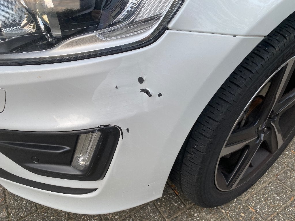 Bumper voor Volvo xc60 2014 lichte beschadiging, Ophalen, Gebruikt, Voor, Volvo