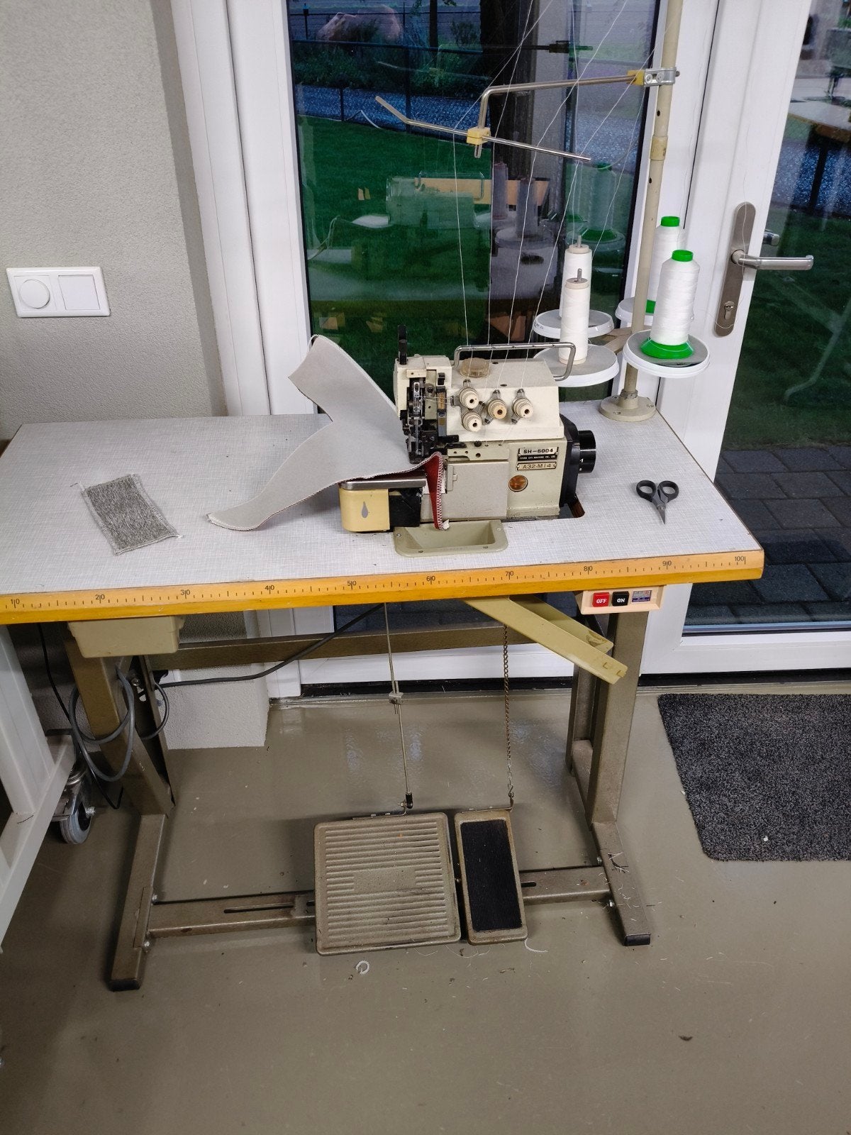Kingtex 4draads lockmachine, Hobby en Vrije tijd, Naaimachines en Toebehoren, Gebruikt, Lockmachine, Industrieel, Ophalen