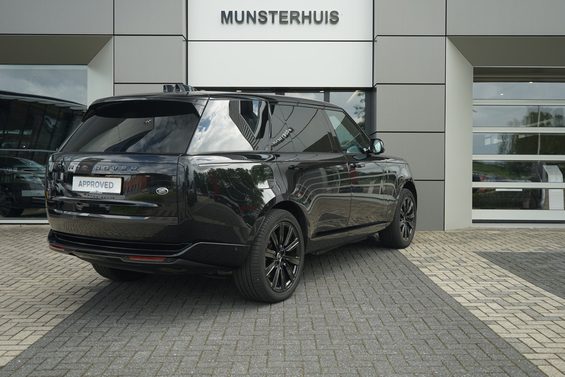 Land Rover Range Rover 3.0 P440e LWB Autobiography PHEV | Ma, Automaat, 12 maanden, Gebruikt, Vierwielaandrijving