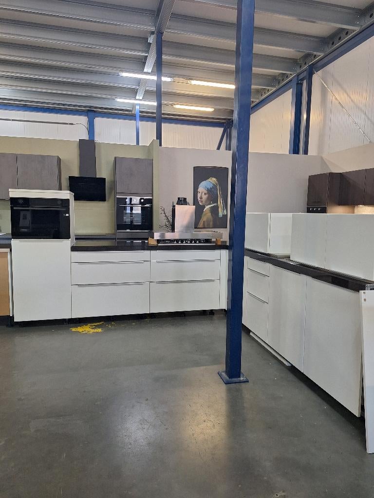 Keuken Compleet met APP 120Keukens op voorraad Nr. 2930, Ophalen of Verzenden, Zo goed als nieuw, Hoekkeuken, Met kookeiland