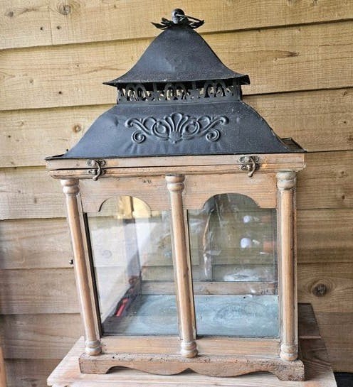 Lantaarn windlicht groot, Huis en Inrichting, Woonaccessoires | Kandelaars en Kaarsen, Ophalen, Gebruikt, Hout, Bruin