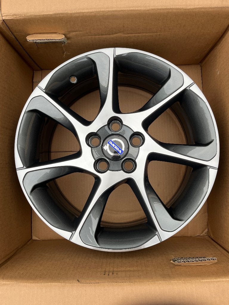 Velgen 17 inch Portunus  Volvo V40 V50 C30 V40 cross country, Auto-onderdelen, Ophalen, 18 inch, Gebruikt, Velg(en)