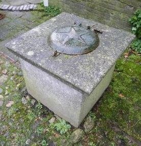 Gezocht: oude betonnen deksel voor regenput, Doe-het-zelf en Verbouw, Buizen en Afvoer, Ophalen, Pvc, Overige typen, Minder dan 2 meter