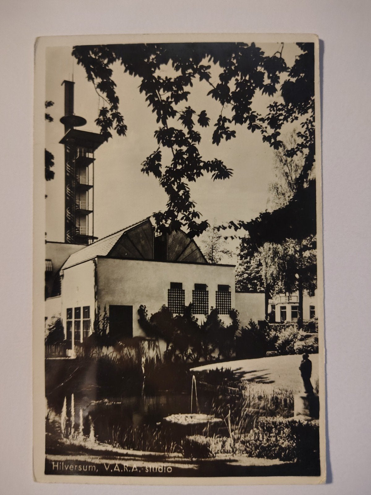 Hilversum V.A.R.A. studio, Ophalen of Verzenden, Noord-Holland