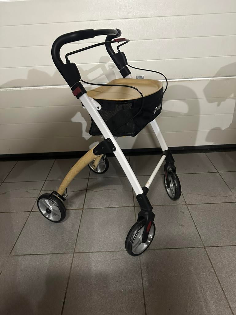 Rollator, Ophalen of Verzenden, Zo goed als nieuw