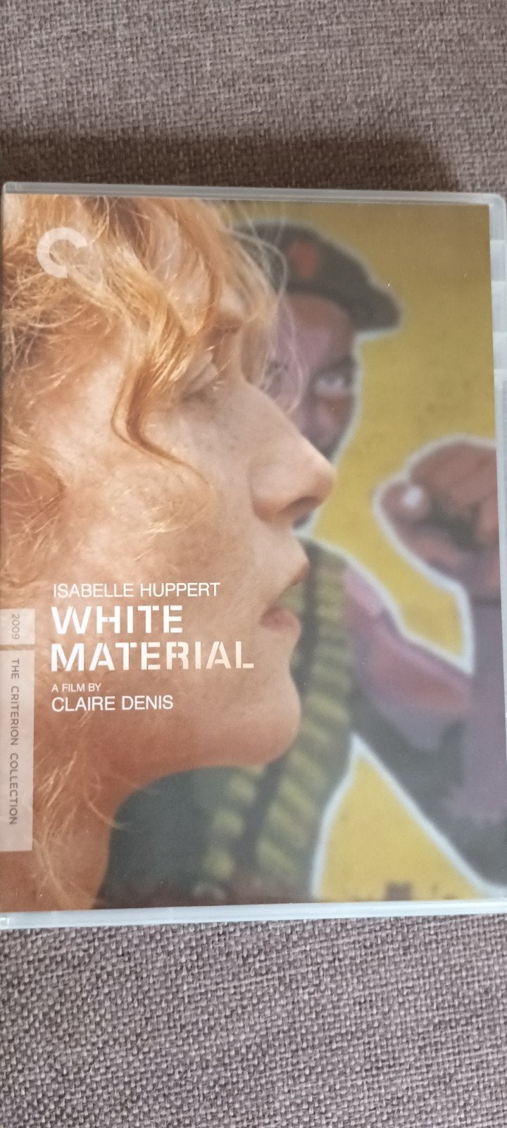 White Material - DVD Editie (The Criterion Collection), Ophalen of Verzenden, Zo goed als nieuw