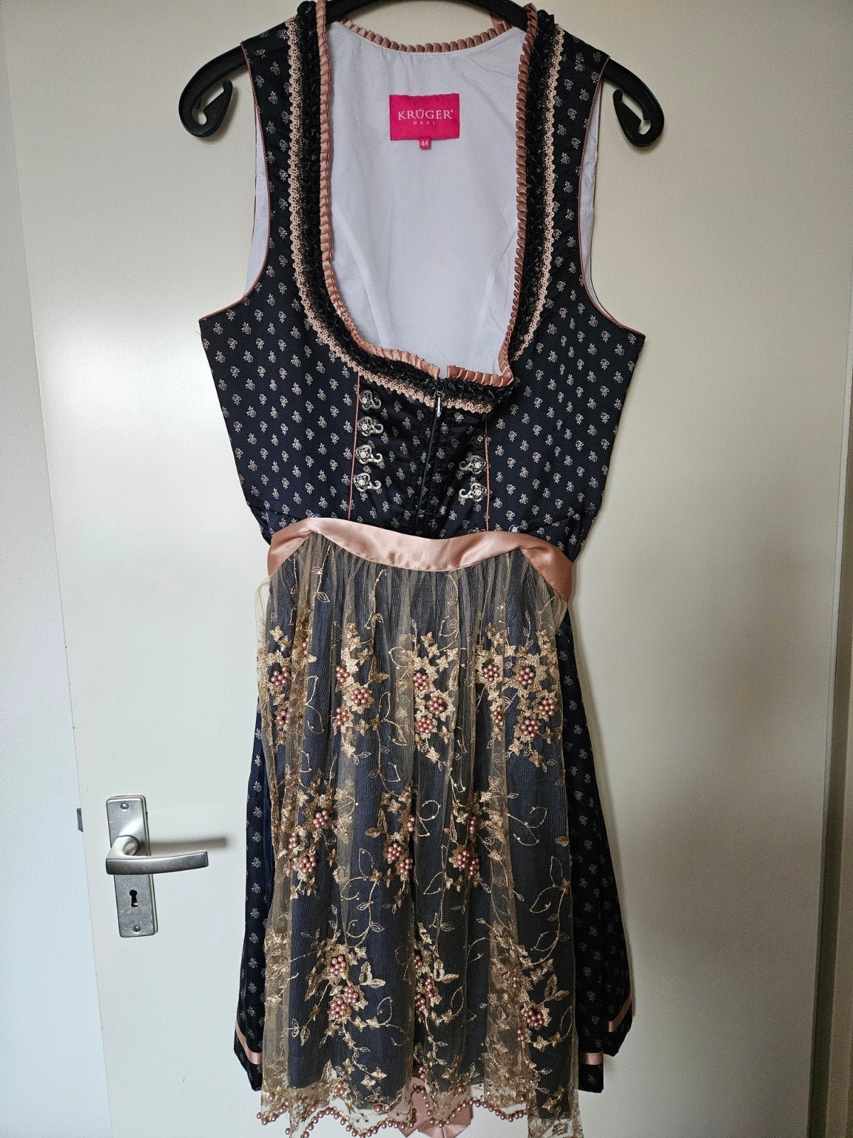 kruger dirndl maat 44 trachtenkleding, Kleding | Dames, Carnavalskleding en Feestkleding, Maat 42/44 (L), Ophalen of Verzenden