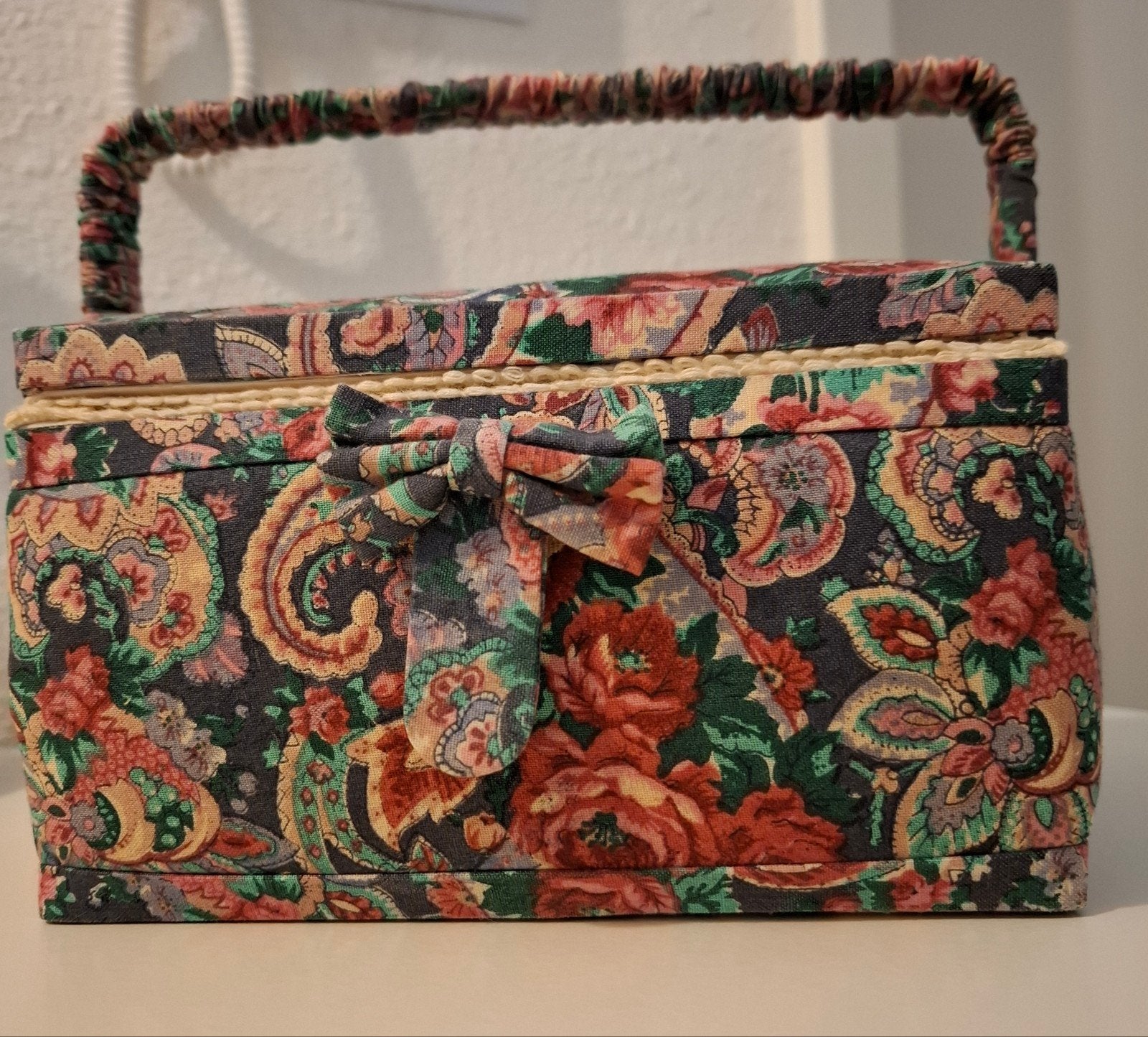 Vintage sieraden mandje., Ophalen, Gebruikt, Rood, Overige typen