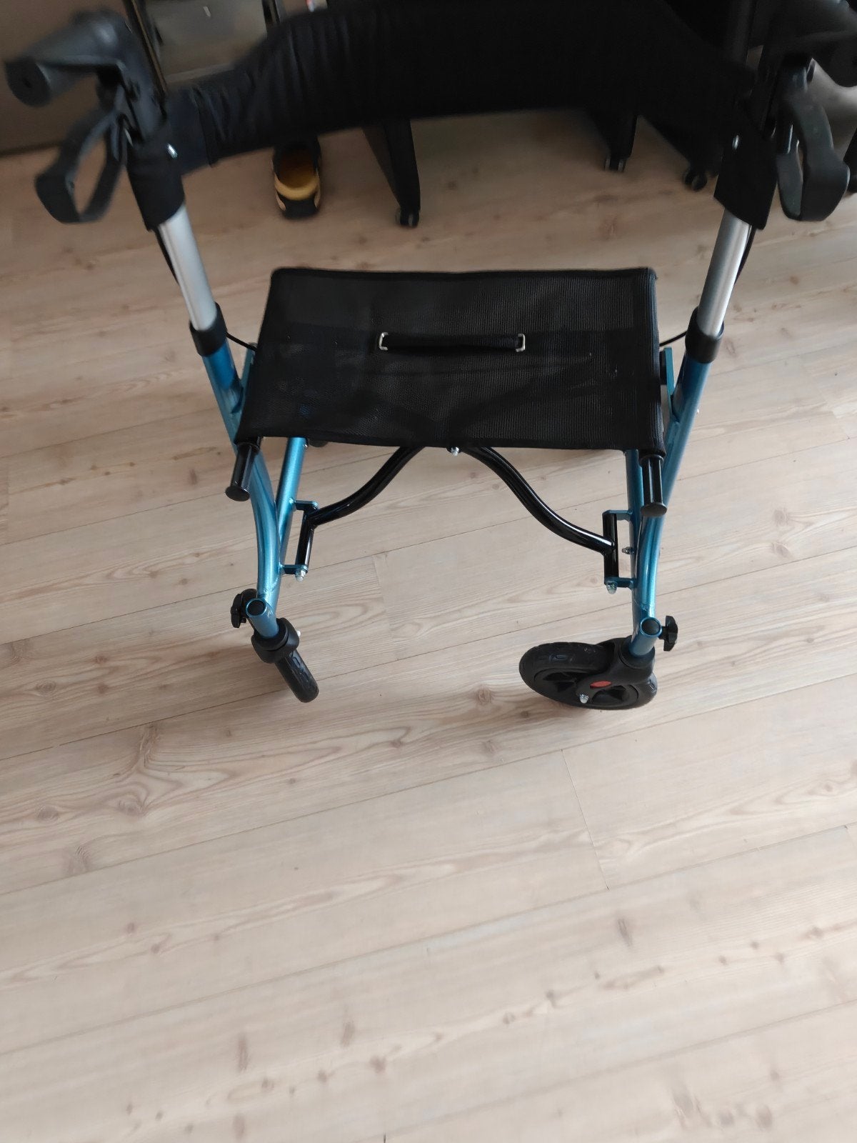 rollator, Ophalen, Opvouwbaar, Zo goed als nieuw