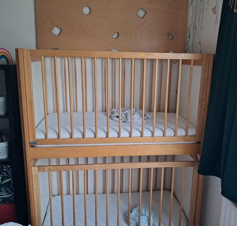 Duobed / tweelingbed / kinderopvangbed / dubbel ledikant, Ophalen, Gebruikt, Ledikant