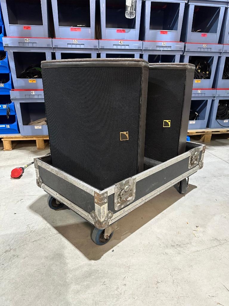 L'acoustics 115XT, Zo goed als nieuw, 120 watt of meer, Front, Rear of Stereo speakers, Ophalen