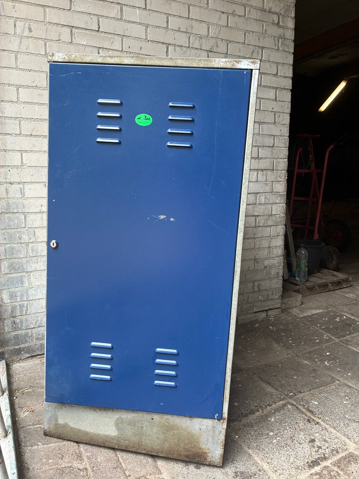 Lehmann paardrijkast/zadelkast/concourskast op wielen, Ophalen, Gebruikt