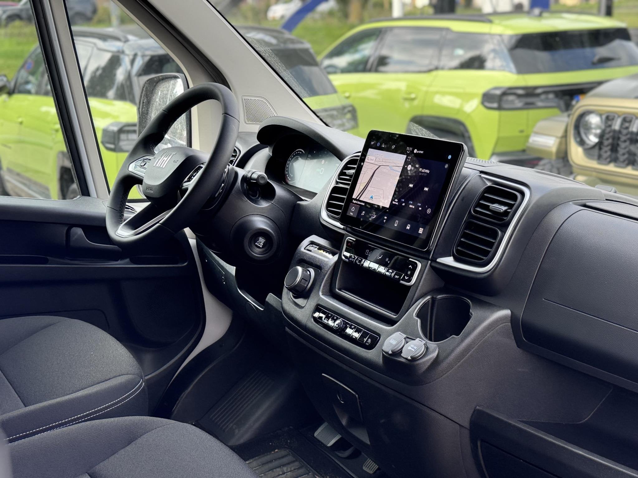 Fiat E-Ducato 4.25t L3H2 110 kWh | Apple/Android | Parkeerca, Auto's, Stof, Gebruikt, Wit, Origineel Nederlands