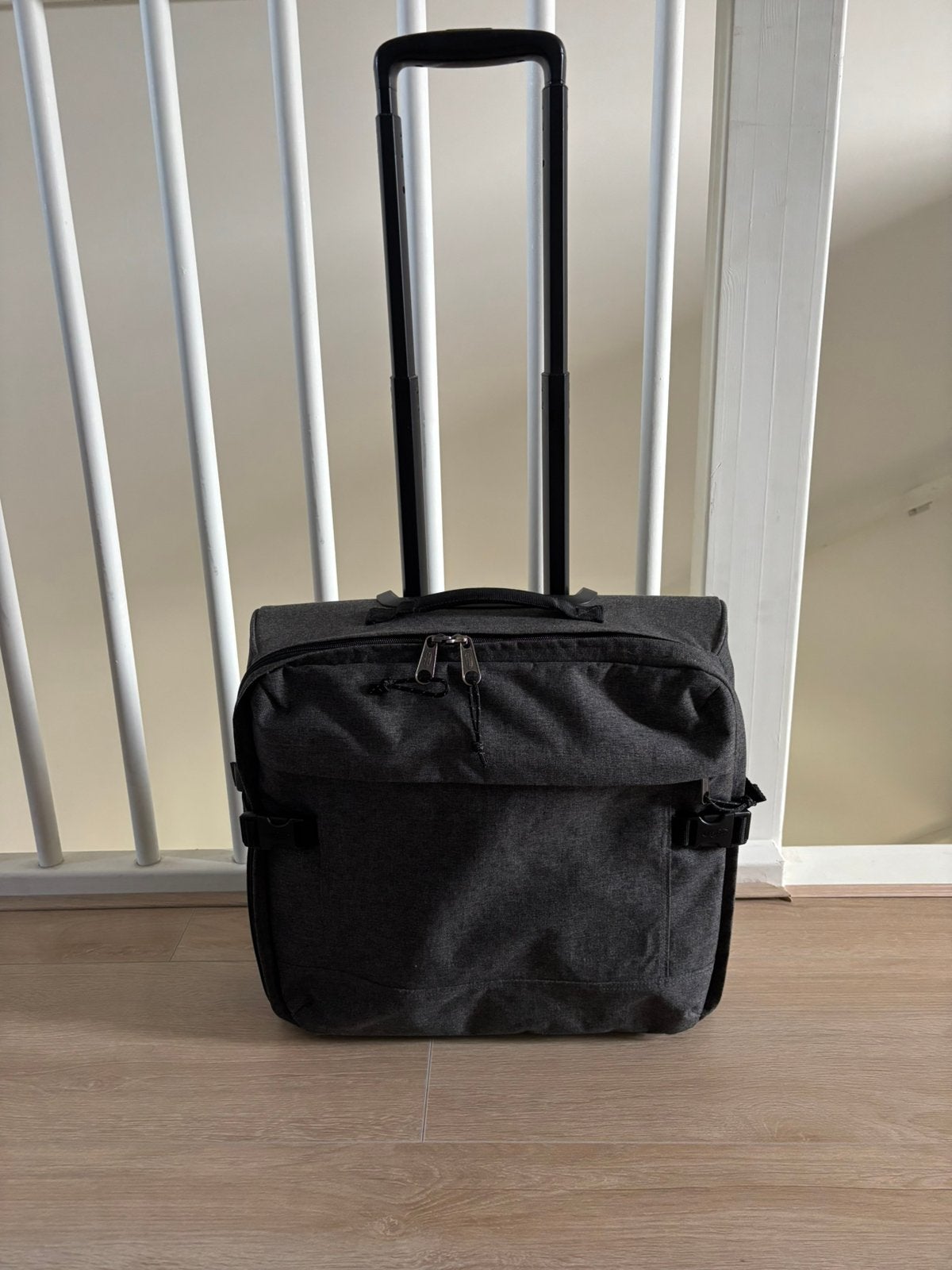Eastpak laptop trolley grijs, Ophalen, 30 cm of meer, Minder dan 35 cm, Zo goed als nieuw