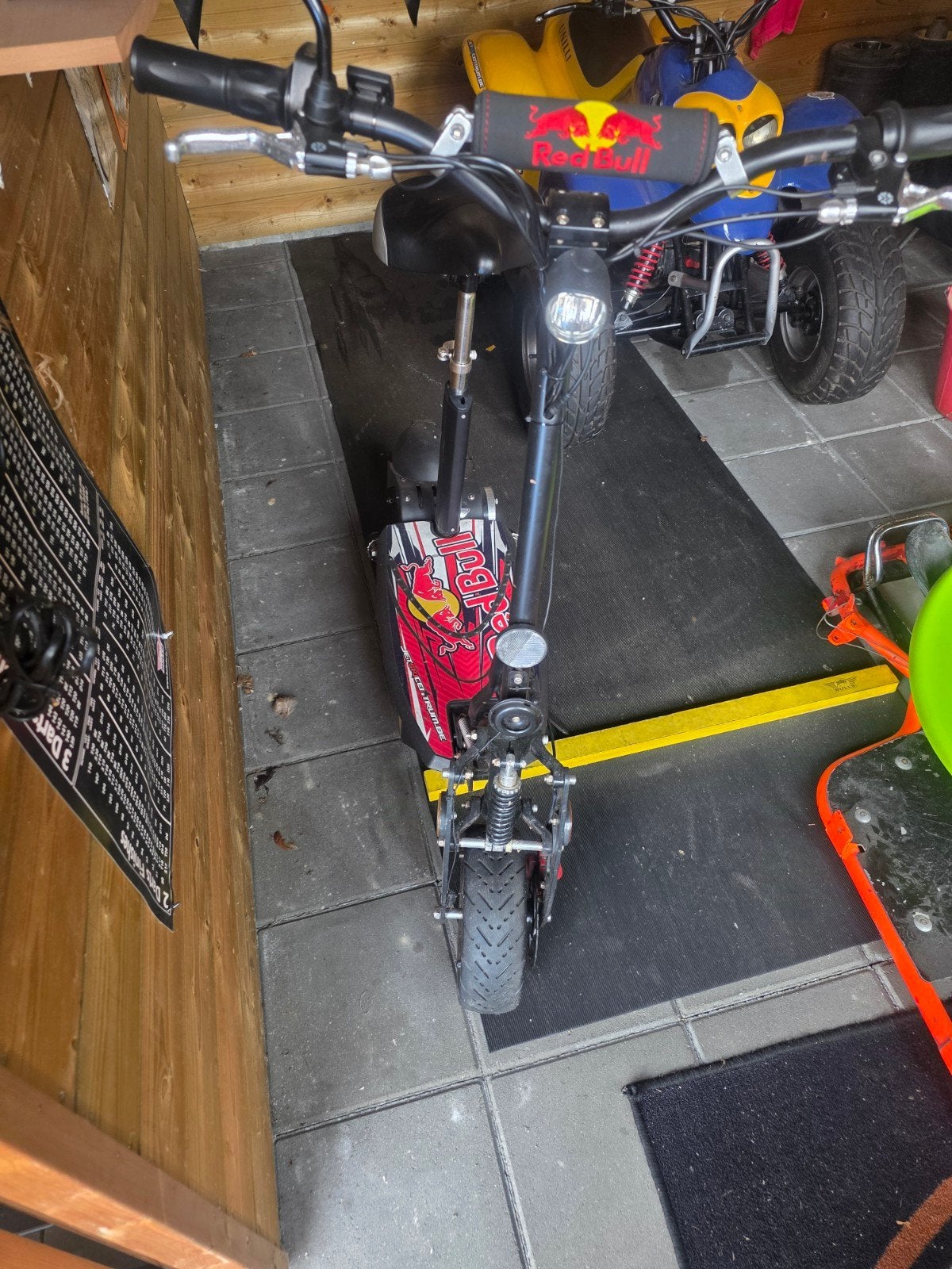 Stoere Red Bull Elektrische Step met Zadel, Ophalen, Gebruikt, Elektrische step (E-scooter), Onbekend