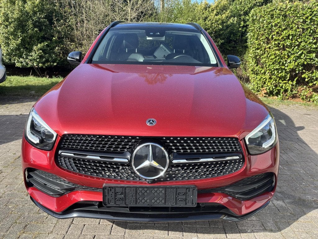 Mercedes-Benz GLC-klasse 300e 4MATIC AMG Line 320 PK | Panor, Auto's, Mercedes-Benz, Automaat, 14 kWh, Gebruikt, 4 cilinders