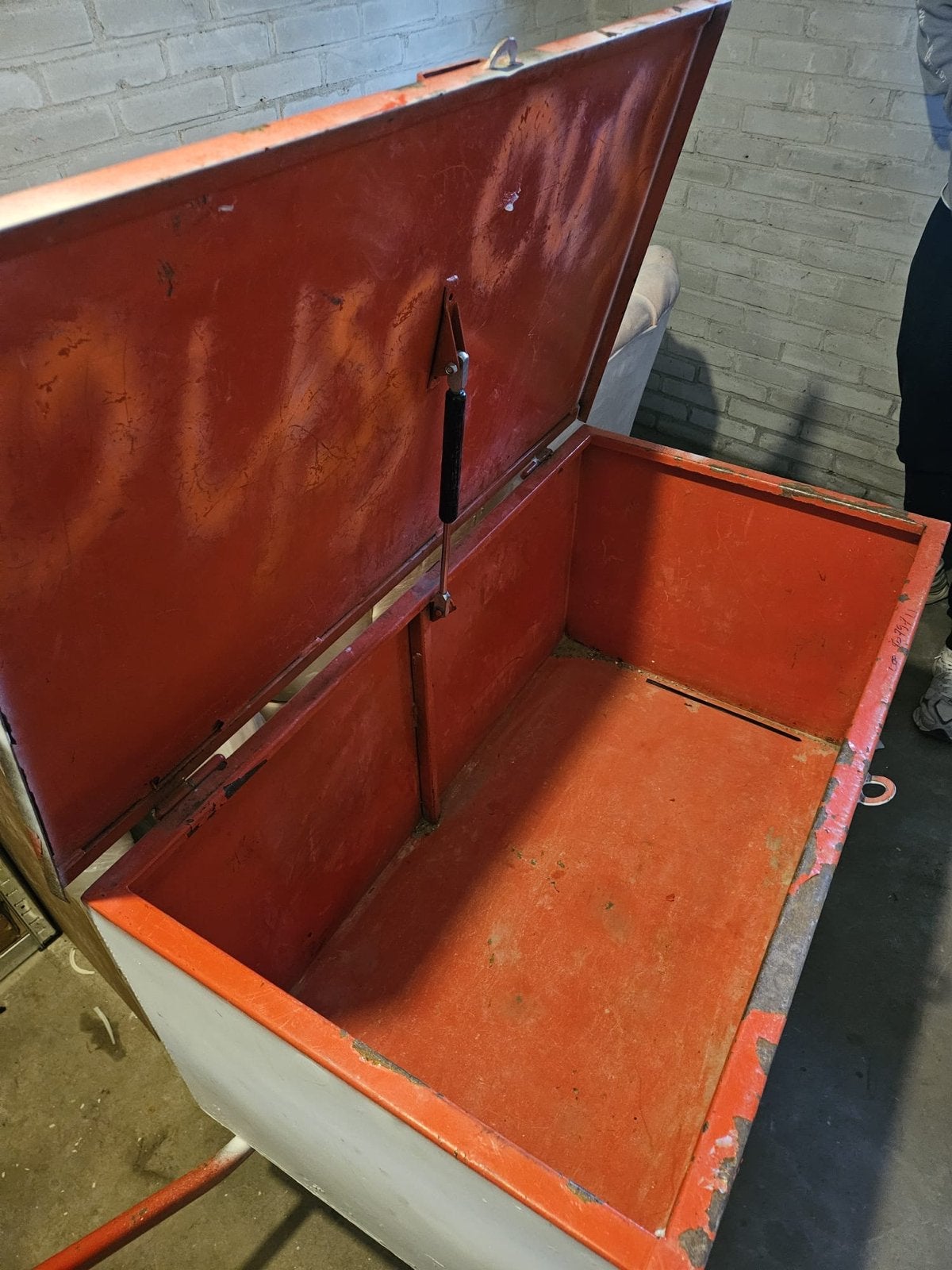Stevige metalen bak/kist op wielen - ideaal voor opslag, Ophalen, Gebruikt, Bak of Kist, 50 cm of meer