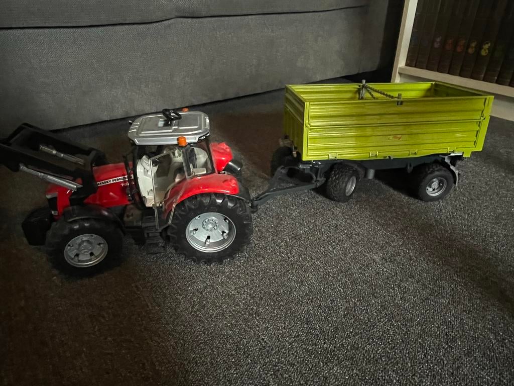 Bruder Rode tractor met aanhanger en voorlader, Ophalen of Verzenden, Gebruikt