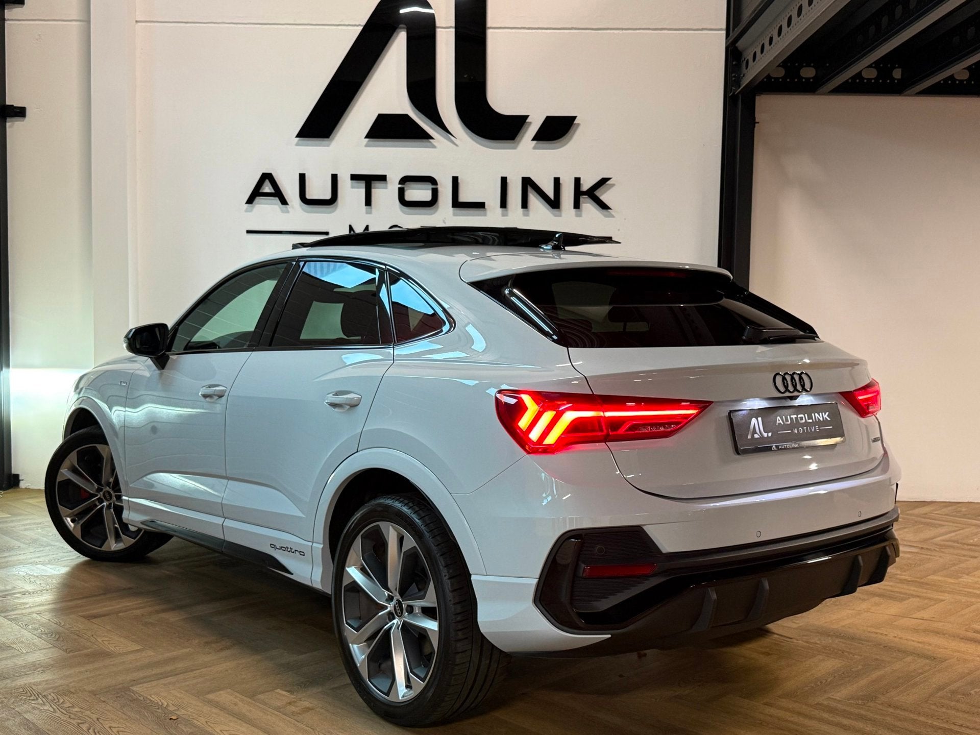 Foto 2 van Audi Q3 Sportback Audi Q3 Sportback 40 TFSI quattro 3xS-Line