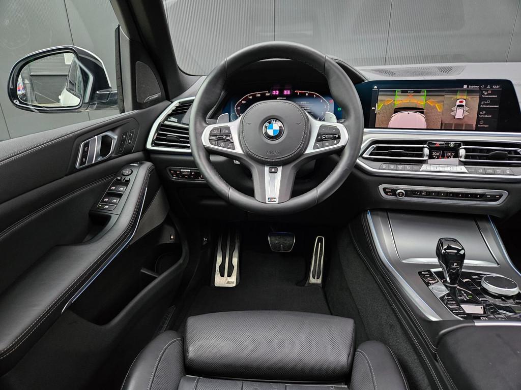 BMW X5 xDrive45e 395pk M-Sport Luchtvering Panodak 360camera, Gebruikt, 394 pk, Met garantie (alle), Wit