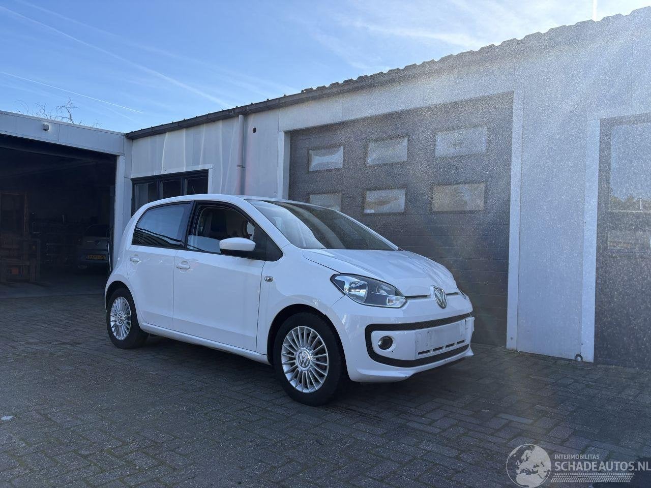 Volkswagen up! 1.0 high up! BlueMotion (bj 2016), Auto diversen, Volkswagen, Handgeschakeld, Kundenbetreuung@volkswagen.de, 999 cc