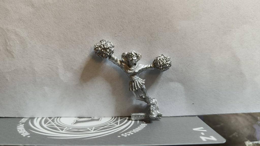 Bloodbowl cheerleaders 1, Ophalen of Verzenden, Zo goed als nieuw, 1:50 of kleiner, Figuur of Figuren
