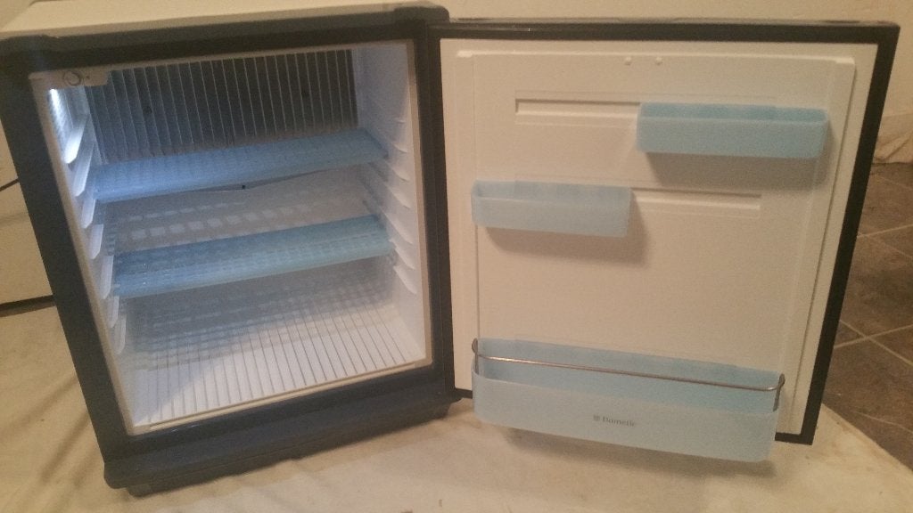 Mooie Dometic Mini Absorptie koelkast werkt uitstekend, Ophalen, Zonder vriesvak, Minder dan 85 cm, Energieklasse A of zuiniger