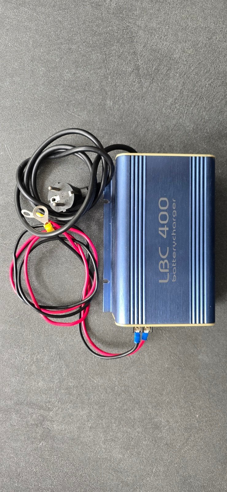 LBC 412 Acculader - 12VDC - 10A