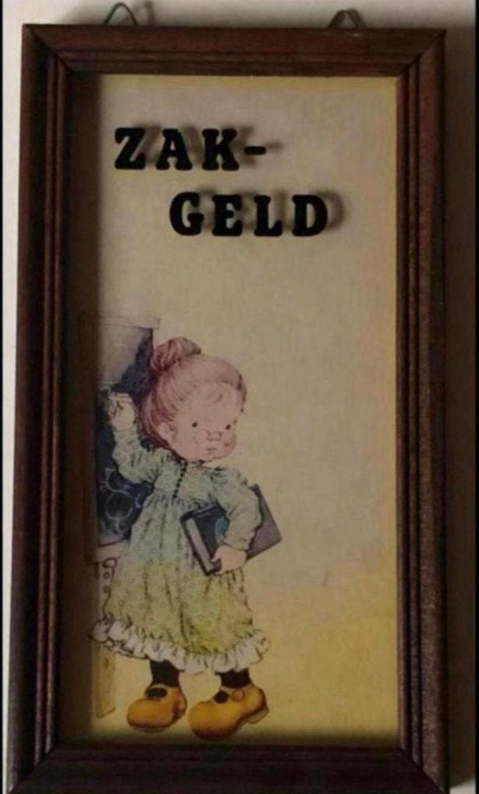 Vintage Sarah Kay spaarpot lijstje 'Zak-Geld' 23x12,5 cm, Verzamelen, Ophalen of Verzenden, Gebruikt, Overige materialen, Overige thema's