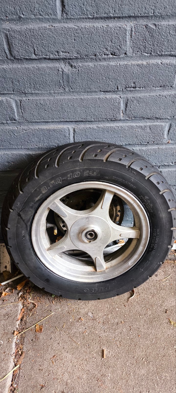 Scooter (gy6) voorwiel met band - 3.50-10, Fietsen en Brommers, Ophalen of Verzenden, Gebruikt, Overige typen, Overige merken