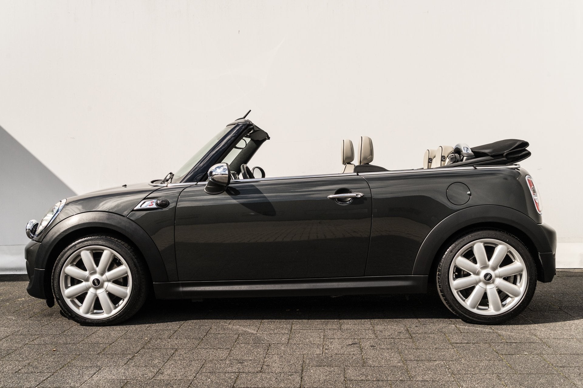 MINI Cabrio 1.6 Cooper S Chili 184pk | Leder | H/K Audio | S, Auto's, Euro 5, Beige, 4 cilinders, Cabriolet