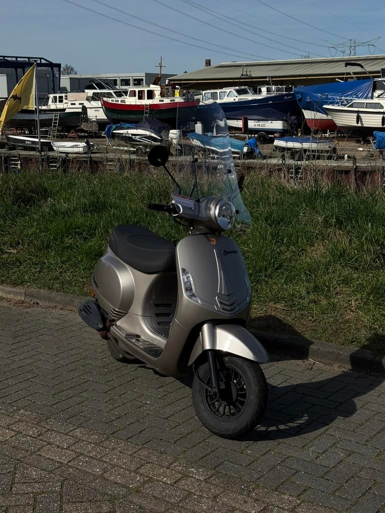 La Souris Sourini Euro 5 2023, Ophalen, Maximaal 45 km/u, Zo goed als nieuw, Benzine