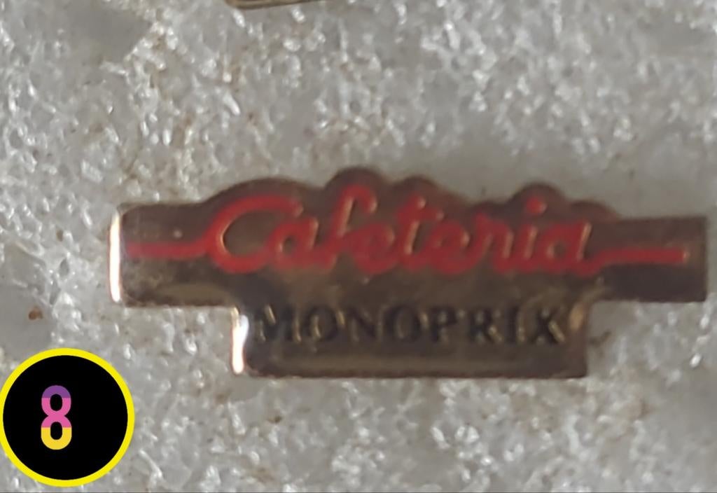 Vintage Monoprix Cafeteria pin, Verzenden, Gebruikt