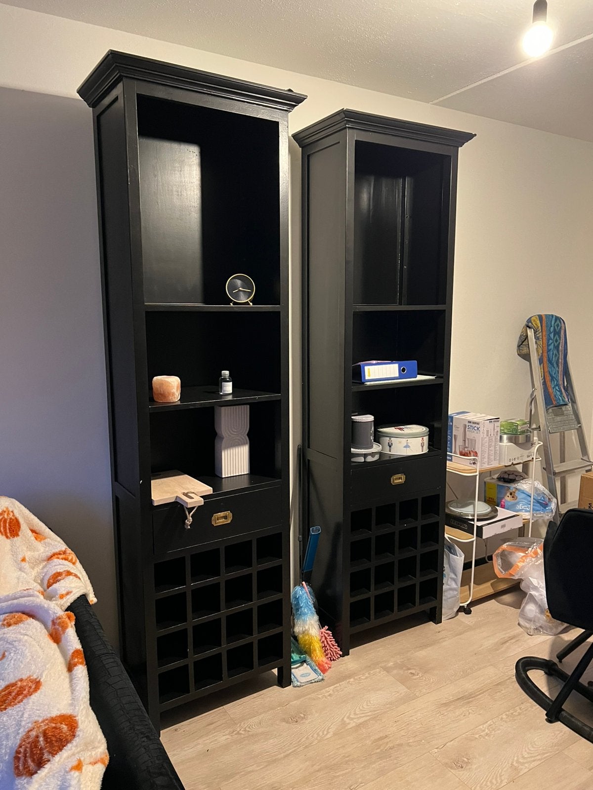 2 boekenkasten met wijnrek., Huis en Inrichting, Kasten | Kledingkasten, Ophalen, Minder dan 50 cm, Gebruikt, 100 tot 150 cm