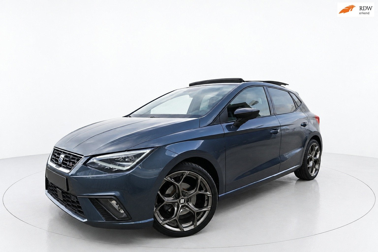 Seat Ibiza 1.0 TSI FR PANO VIRTUAL KEYLESS CAMERA SFEER CARP, Auto's, Voorwielaandrijving, Dealer onderhouden, 116 pk, Ibiza